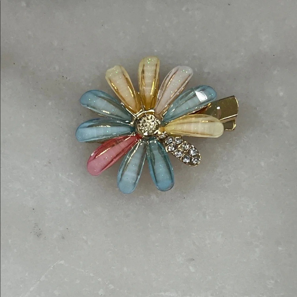 Chic Floral and Heart Hair Clip Trio